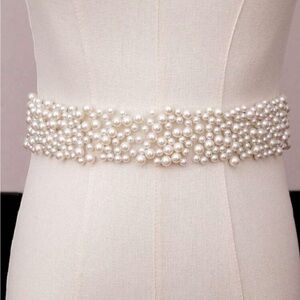 Elegant Pearl Beaded Belt